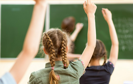 As metas da Educação para este ano estão diminuir o abandono, a repetência e a distorção de idade/série, ampliar as escolas de tempo integral e valorizar o profissional da educação / Foto: Divulgação
