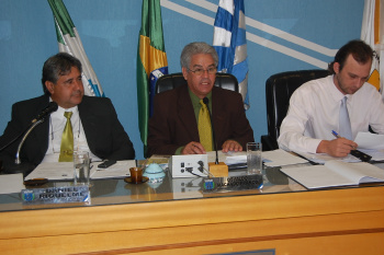 Resumo da sessão da Câmara do dia 03 de outubro Mesa diretora do legislativo municipalFonte: Moreira Produções