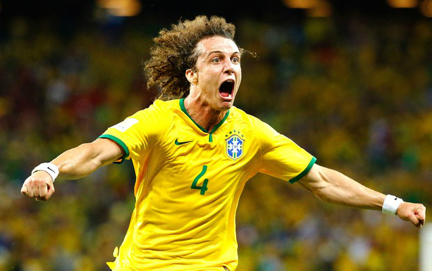 Embalado pela torcida, Brasil vence Colômbia e pega Alemanha na semi David Luiz vibra muito com o segundo gol do Brasil sobre a Colômbia (Foto: Reuters)