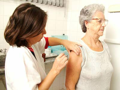 Transmissão do vírus influenza ocorre por meio de contato com secreções das vias respiratórias, eliminadas pela pessoa contaminada ao falar, tossir ou espirrar / Foto: Divulgação