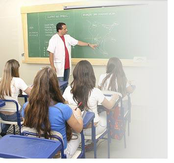 Em Minas, governo e professores divergem sobre valor do piso
