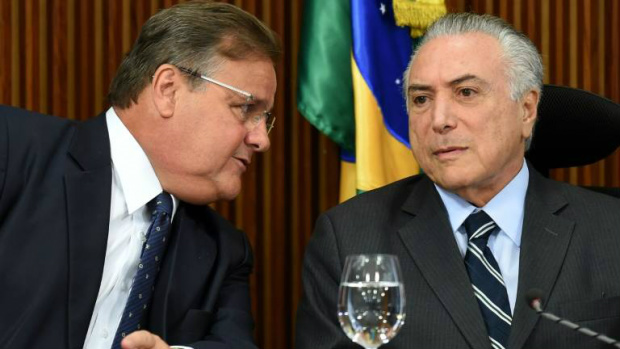 Geddel entrega carta de renúncia a Temer E/D- Ministro Geddel e o presidente Michel Temer Foto: Divulgação