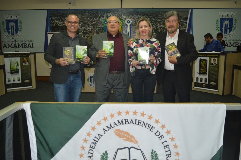 E/D: Presidente da ACAl, Rogério Fernandes Lemes, Hélio do Amaral, vereadora Janete Córdoba e José Carlos de Oliveira Robaldo
