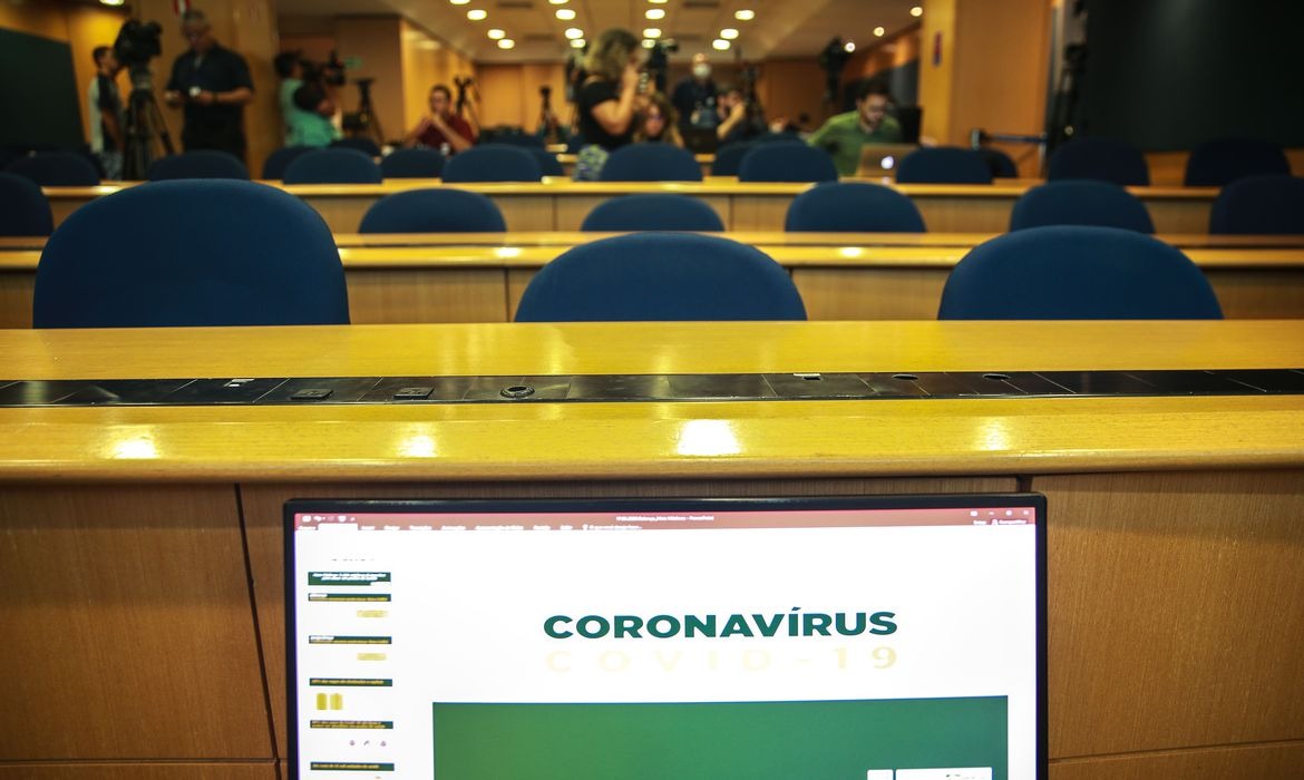 Covid-19: número de mortes no país sobe para 136 Marcello Casal JrAgência Brasil