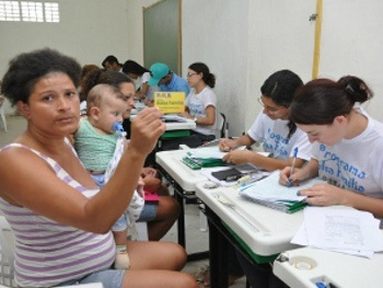 Bolsa Família vai fazer o recadastramento de quase 2 milhões de famílias