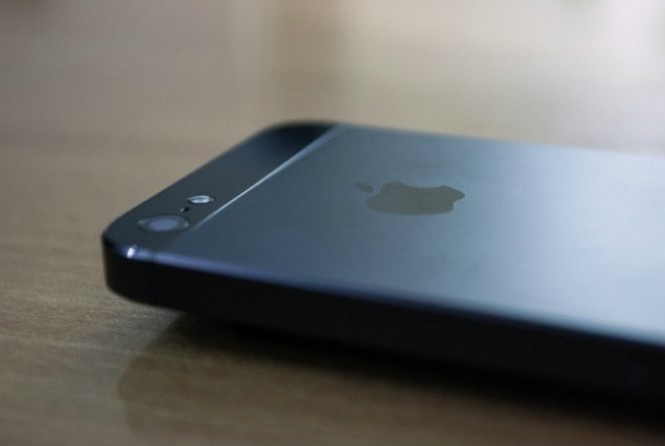 Apple irá apresentar dois iPhones em setembro, diz jornal