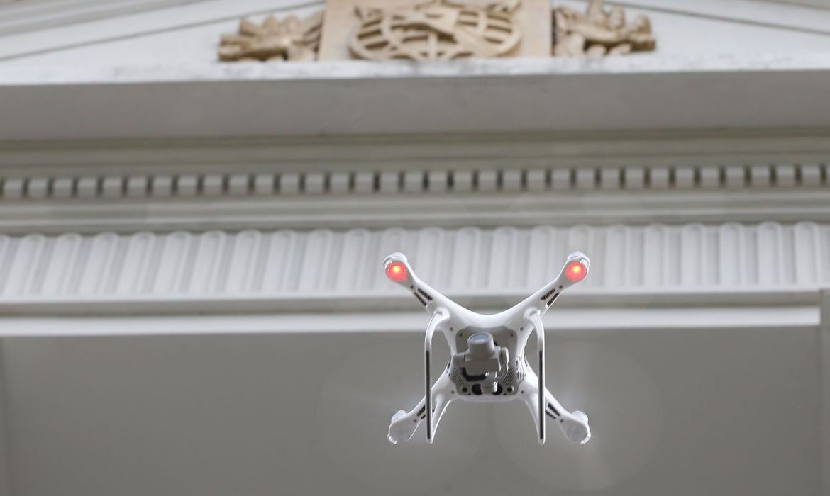 Polícia Federal usará drones para combater fraudes em eleições Polícia Federal usará drones para combater fraudes em eleições