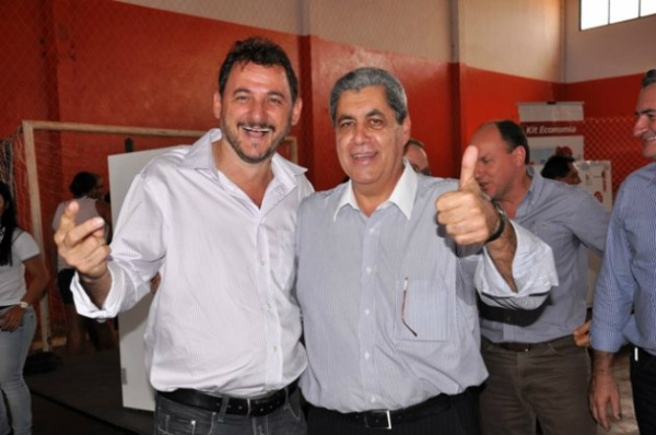 PR se une ao DEM e PDT no interior Waldeli dos Santos continua tendo a simpatia do governador André Puccinelli (Foto: Divulgação)