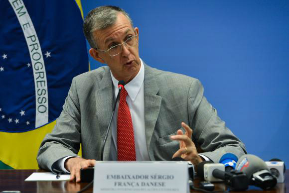 Embaixador Sérgio Danese leu documento enviado pela presidenta Dilma Rousseff ao presidente indonésio / Valter Campanato/Agência Brasil