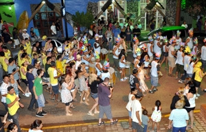 Carnaval reúne 6 mil e EcoFolia foi sucesso ontem, sábado em Bonito (MS)(Foto: Conde / Bonito Informa)