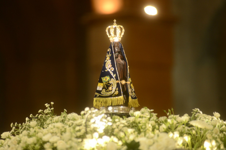 Santuário de Aparecida espera 160 mil fiéis na celebração do Dia da Padroeira Cerca de 160 mil pessoas são esperadas hoje (12) no Santuário Nacional Aparecida, na cidade de Aparecida (SP)