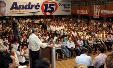 Ato político histórico na Capital reúne 68 prefeitos e centenas de vereadores