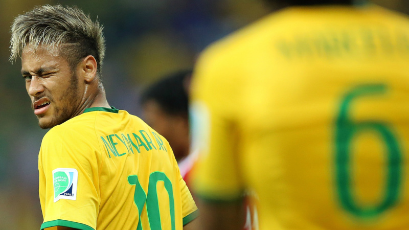 Torcida faz homenagem a Neymar durante partida no Mané Garrincha Torcida faz homenagem a Neymar durante partida no Mané Garrincha