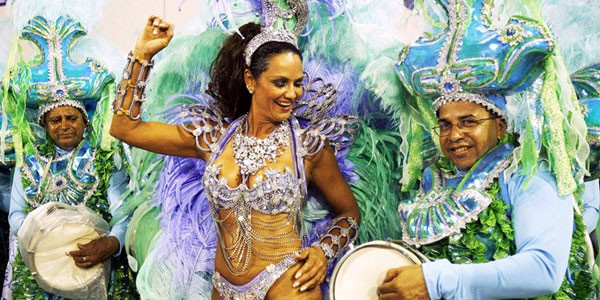 Carnaval 2011: Saiba tudo o que rola na Sapucaí neste domingo