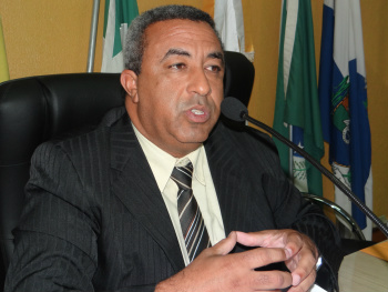 Vereador Carlinhos quer mudar o horário de atendimento dos bancos Presidente do legislativo de Amambai, vereador Carlinhos (PPS) / Foto: Moreira Produções