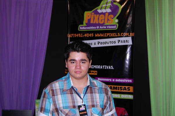 Expobai 2012: Pavilhão comercial da ACIA movimenta o comércio local O proprietário da Pixels Informática, Gabiriel Antunes da Luz.