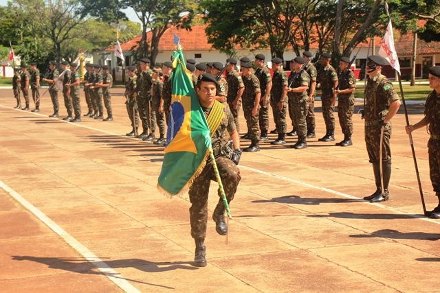 17º RC Mec comemora os 370 anos do Exército Brasileiro 17º RC Mec comemora os 370 anos do Exército Brasileiro