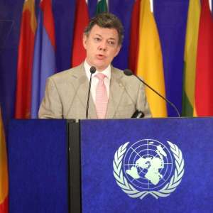 Presidente da Colômbia rejeita pedido das Farc por cessar-fogo