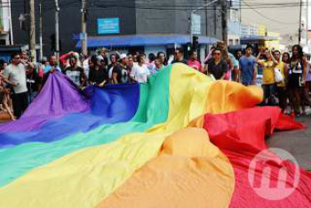 Parada LGBT leva milhares de pessoas ao centro de Campo Grande Parada LGBT leva milhares de pessoas ao centro de Campo Grande