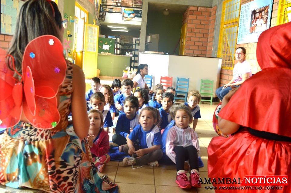 Lígia busca recursos para incrementar bibliotecas dos CEI's de Amambai A leitura e a contação de história são de extrema importância para despertar o lúdico das crianças / Foto: Arquivo - Amambai Notícias