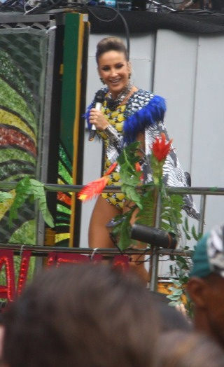 Claudia Leitte anima multidão em Salvador Claudia Leitte anima multidão em Salvador