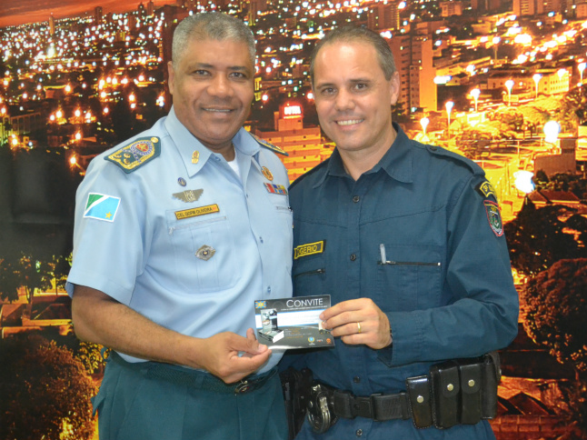 Comandante Geral da PM/MS parabeniza policial escritor pelo segundo livro