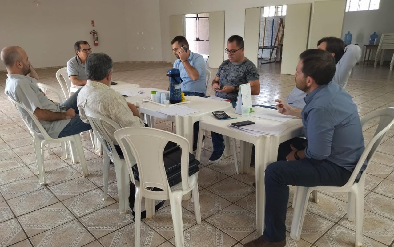 Estabelecidas diretrizes de funcionamento do comércio amambaiense no fim do ano Reunião entre os representantes das classes aconteceu na manhã dessa terça-feira (23). / Foto: Divulgação
