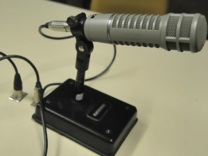 Primeira transmissão de rádio no Brasil completa 90 anos Primeira transmissão de rádio no Brasil completa 90 anos