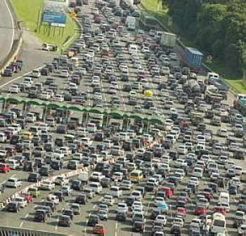 Acidentes nas estradas no feriado já mataram mais de 100 pessoas