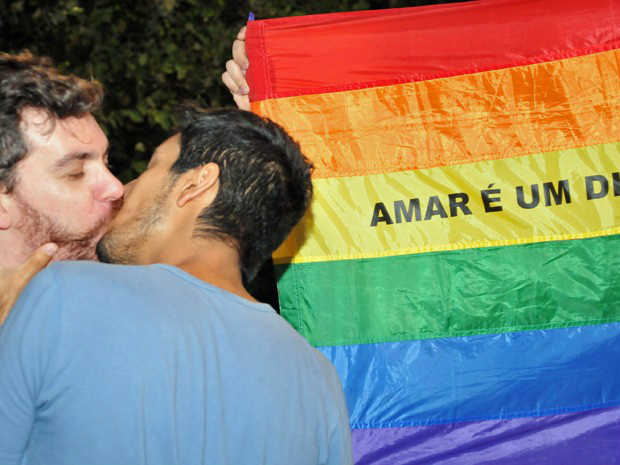 Beijaço de Repúdio contra Feliciano reúne simpatizantes da causa gay