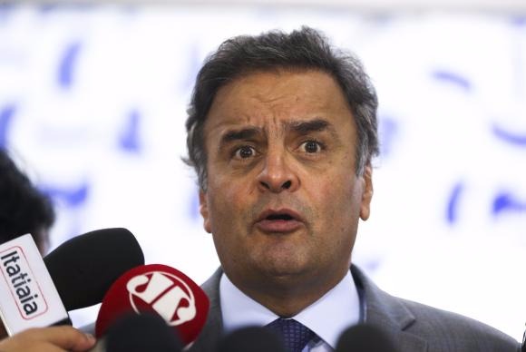 Aécio Neves não explica erros do PSDB, mas partido defende autocrítica Aécio Neves não quis comentar propaganda exibida pelo PSDB na televisãoMarcelo Camargo/Agência Brasil