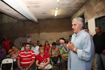 Delcídio participa do carnaval de Corumbá Na reunião com os dirigentes de blocos e escolas de samba a garantia de apoio para o carnaval de Corumbá.