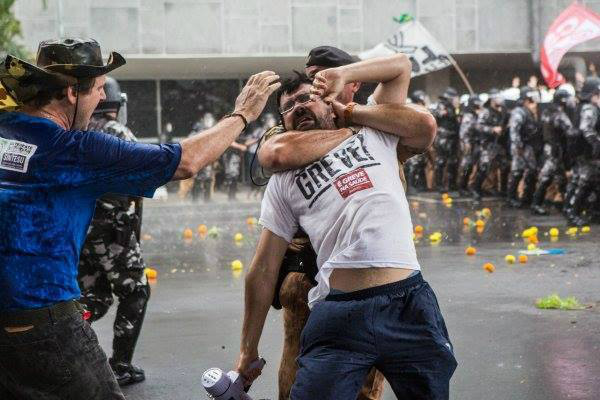 Nota de apoio da Fetems aos trabalhadores em Educação do Paraná