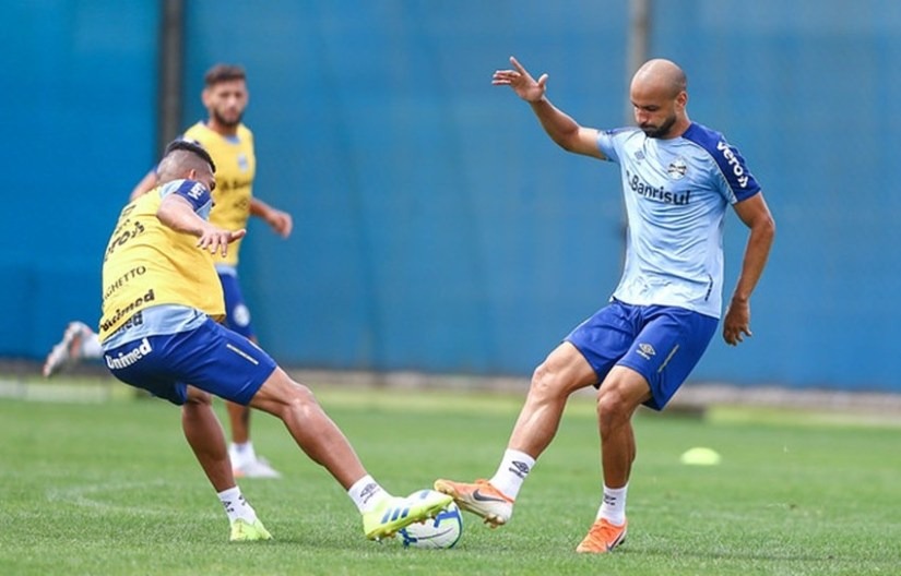 Vasco e Grêmio se enfrentam em São Januário Vasco e Grêmio se enfrentam em São Januário