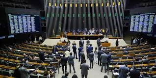 Comissão da Câmara aprova projeto que muda carreira de militares Comissão da Câmara aprova projeto que muda carreira de militares
