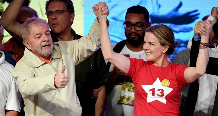 Senadora Gleisi Hoffmann é eleita presidente do PT pelos próximos dois anos Ex-presidente Lula com a senadora Gleisi Hoffmann / Foto: Divulgação
