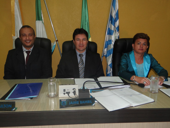 Resumo da sessão da Câmara de Amambai do dia 13 de outubro de 2015 Membros da mesa diretora do legislativo de AmambaiFoto: Moreira Produções