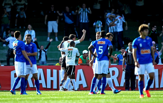 Coritiba vence em casa e impõe segunda derrota seguida ao Cruzeiro