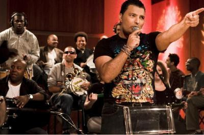 Leandro Lehart é a atração desta terça-feira em Corumbá Cantor se apresenta hoje na Praça Generoso Ponce