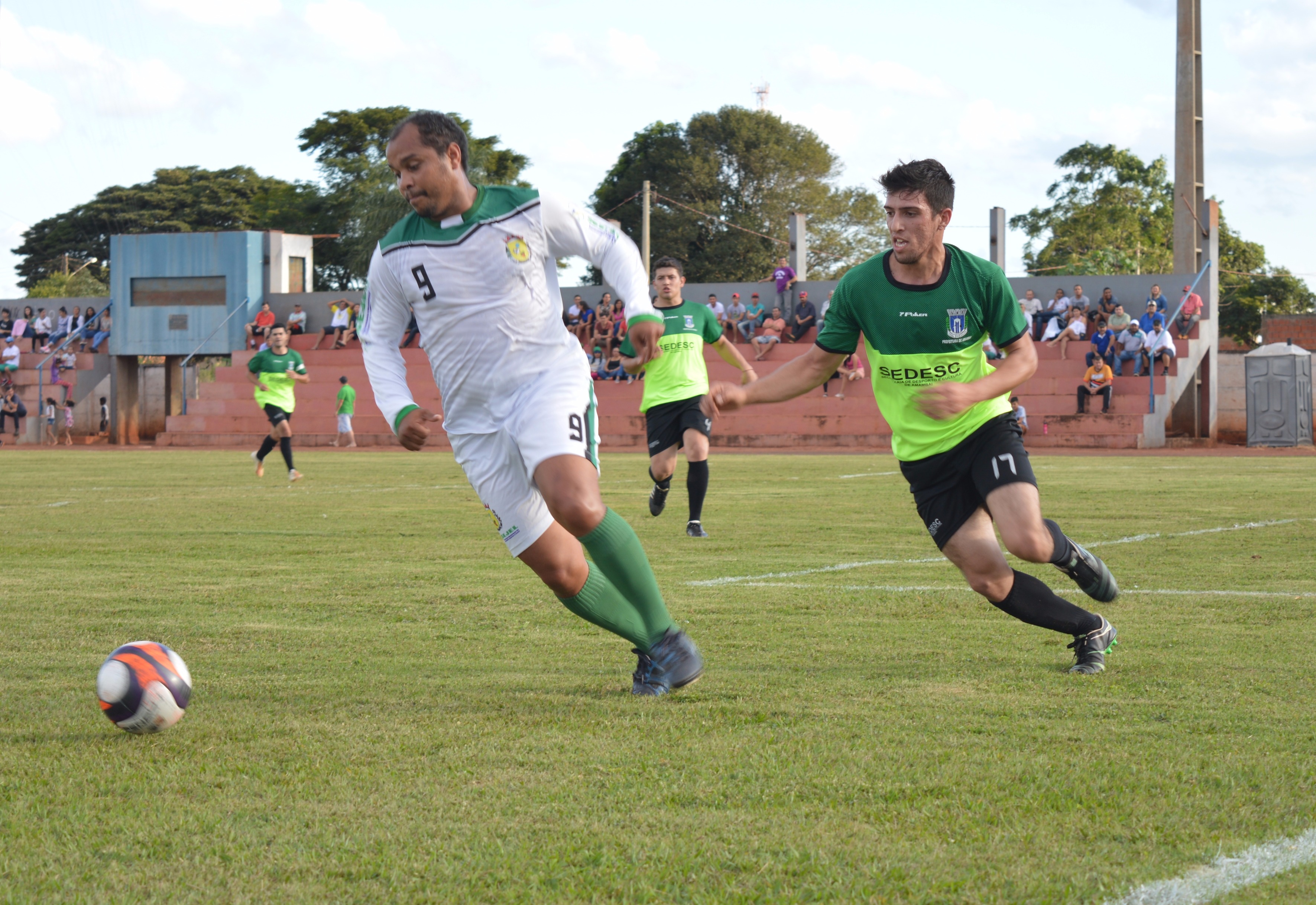 O jogo entre as equipes de Amambai e Paranhos terminou empatado em 1x1 / Foto: Moreira Produções
