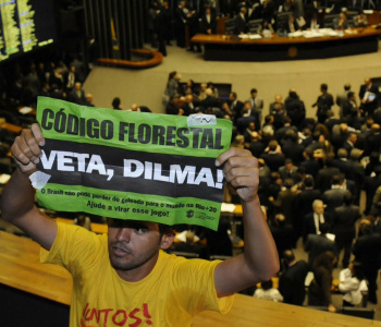 A sociedade se mobilizou para pressionar a presidente a vetar alglguns pontos.