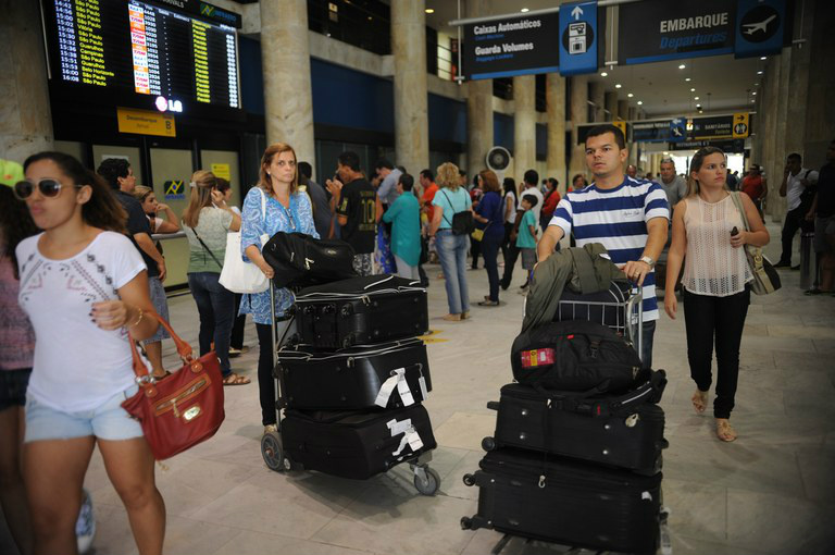 Entrada de turistas no País cresce 55% com isenção de exigência de vistos