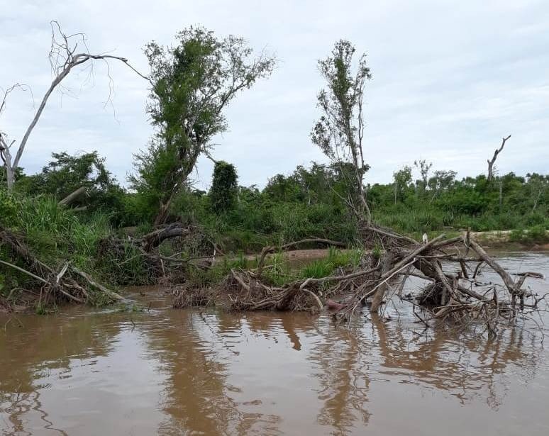 Bombeiros de Caarapó e Amambai localizam jovem que morreu no rio Puitã Rio Puitã no município de Tacuru onde se afogou a jovem indígena. Fotos: CBM Caarapó