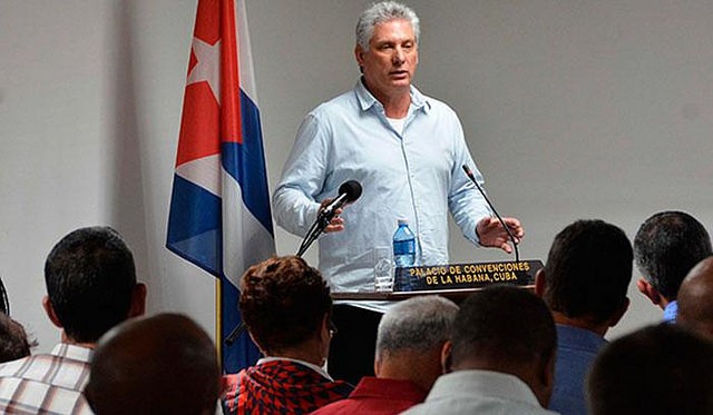 O engenheiro Miguel Díaz-Canel destacou-se como dirigente do Partido Comunista, durante os anos de 1990 / Foto: Jornal Granm