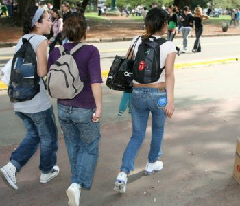 Em países em desenvolvimento, 69 milhões de adolescentes e 57 milhões de crianças estavam fora da escola em 2011