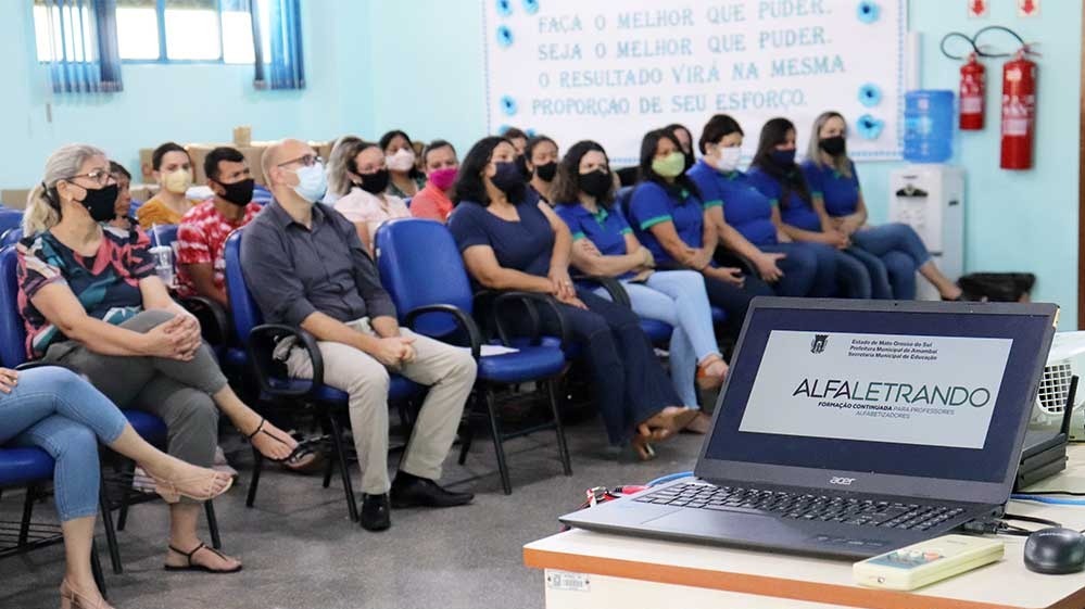 Semed inicia formação continuada para professores alfabetizadores Semed inicia formação continuada para professores alfabetizadores