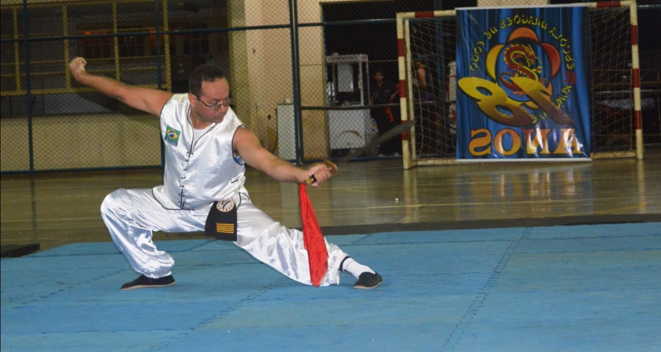 Estadual de Kung Fu reuniu atletas de várias cidades em Amambai no fim de semana Professor Egberto pratica o esporte há 30 anos / Foto: Moreira Produção