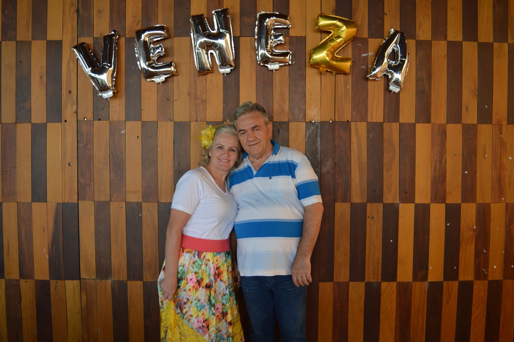 Lojas Veneza realizou tradicional confraternização com colaboradores, em Amambai O casal de empresários, Lourdes e Jandir Guerra / Foto: Moreira Produções