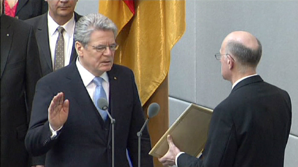 Novo presidente da Alemanha faz discurso pacificador e de proteção a imigrantes