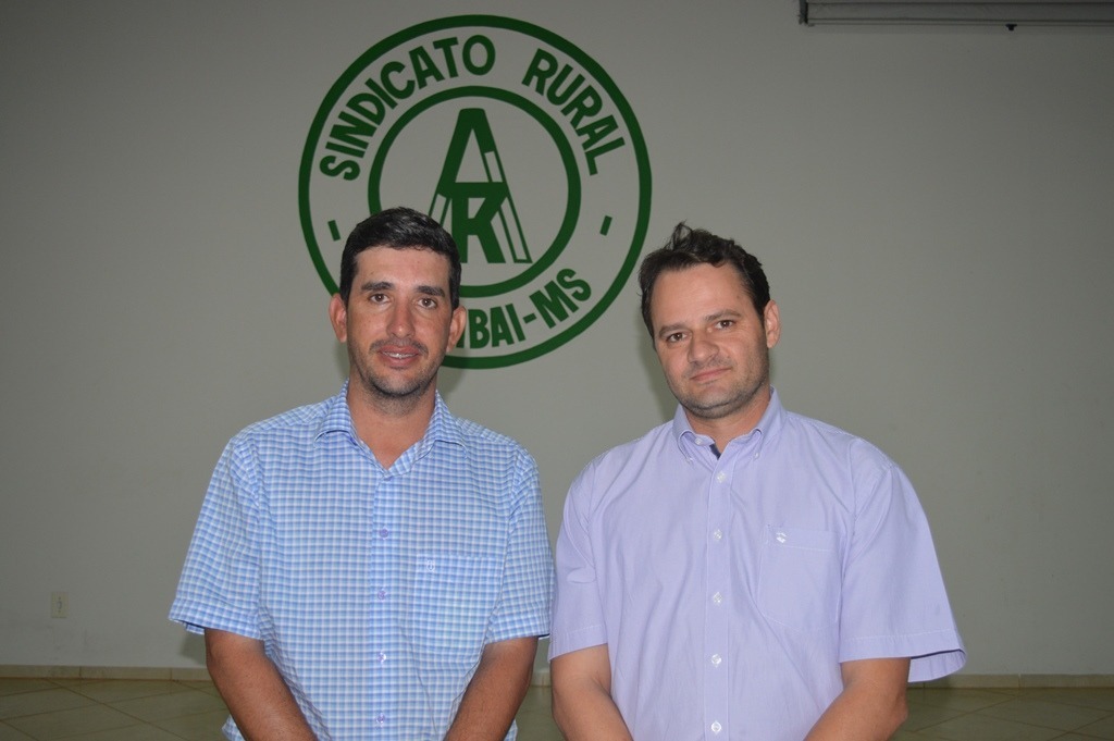 Sindicato Rural empossa nova diretoria nesta quinta-feira (22) E/D: Ronan Nunes da Silva, presidente que deixa o cargo na próxima quinta-feira e Rodrigo Lorenzetti, que assume a presidência do SRA pelo triênio 2018/2021 / Foto: Moreira Produções